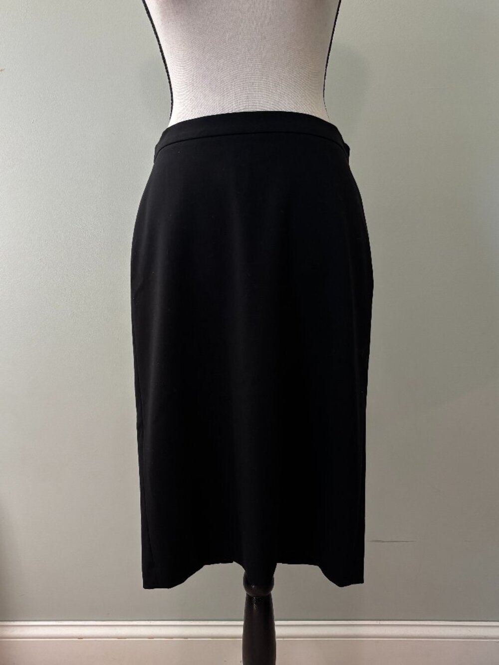 BCBGMAXAZRIA Black Pencil Skirt Leather Lace-Up Back Size 6 Like New